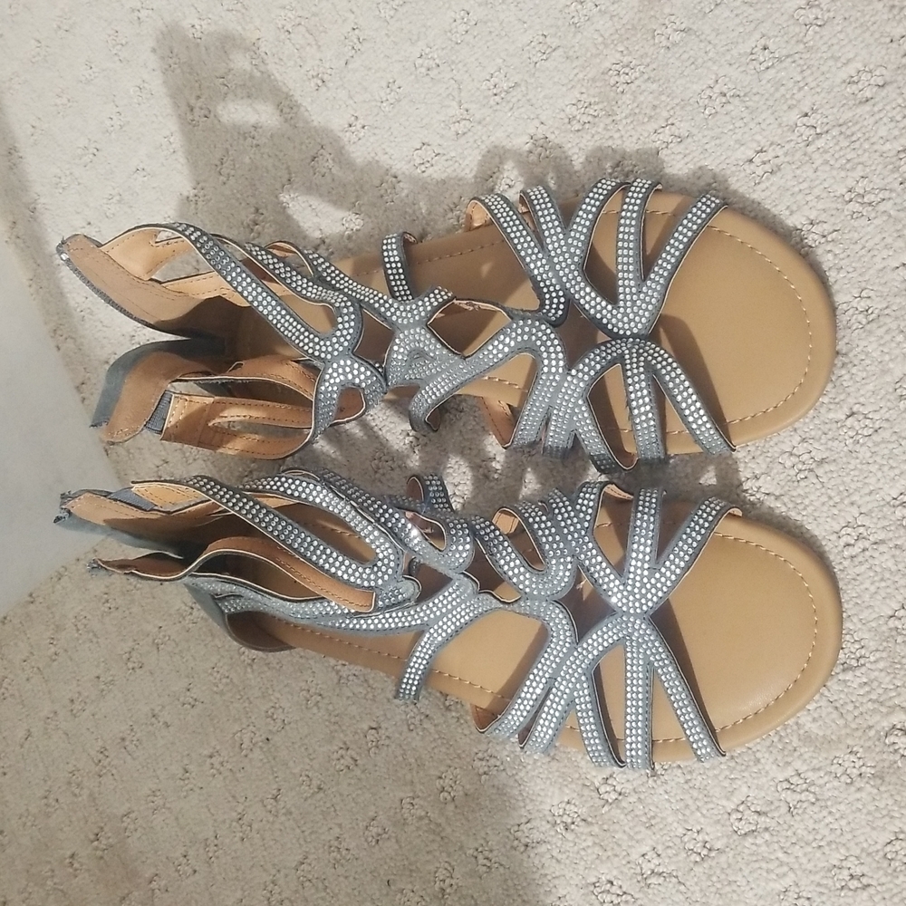 NWOT Torrid 9W grey gladiator sandals